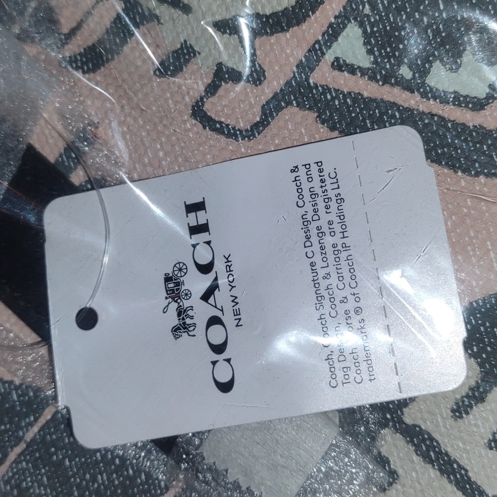 😻COACH😻 X MARVEL Black Widow Tote be first at cosplay! - Picture 8 of 12